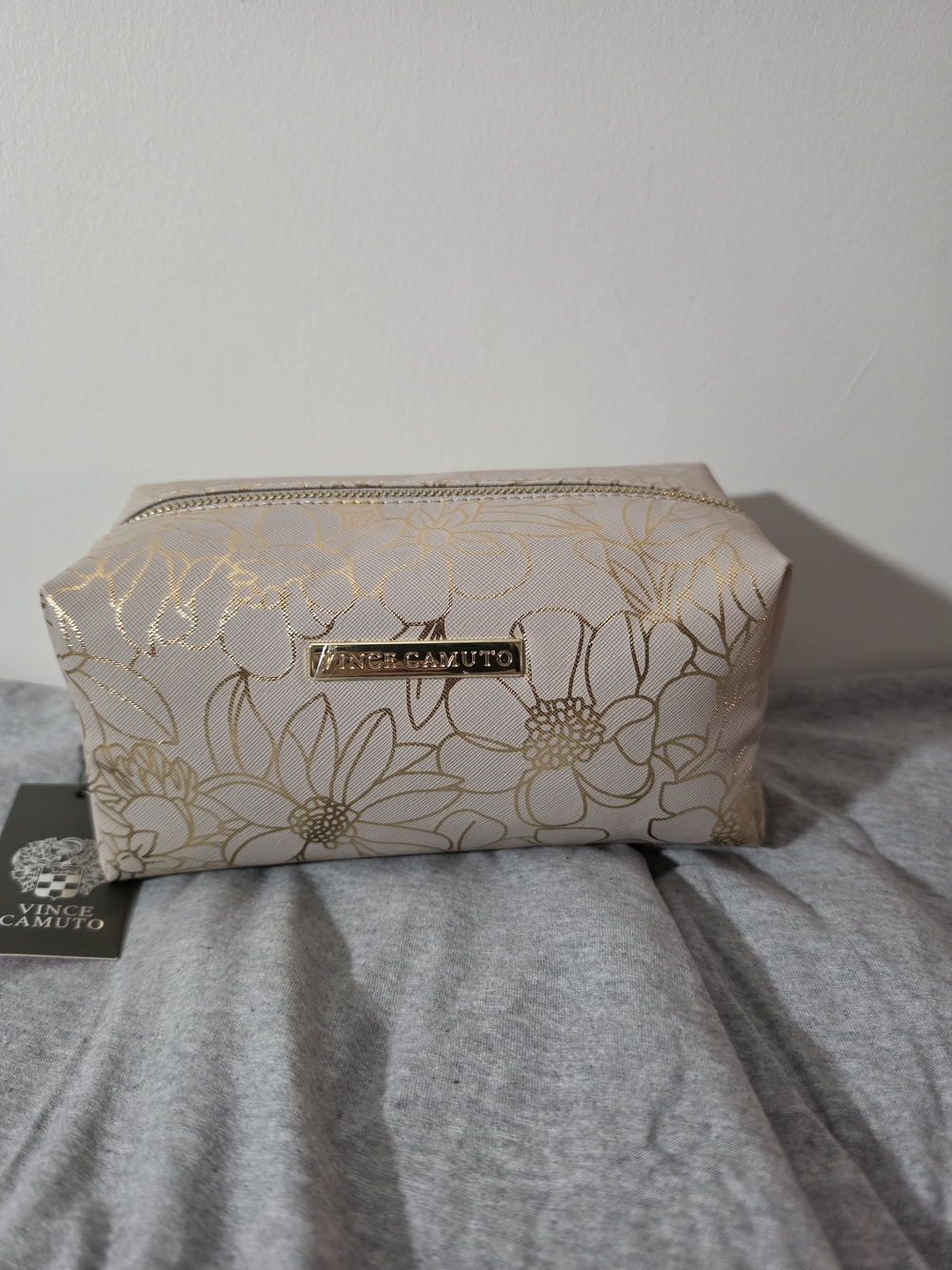 NWT Vince Camuto Floral Print Cosmetic Pouch